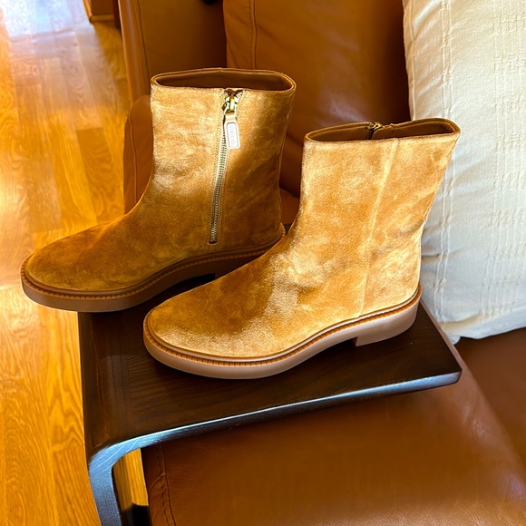 VINCE waterproof suede tan ankle boots - Picture 5 of 9